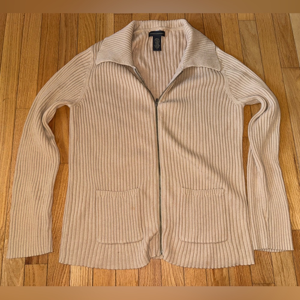 Banana Republic Women’s Zip-Up Sweater in Beige